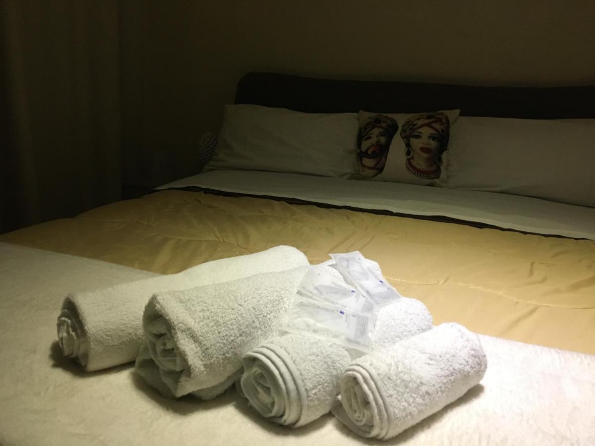 Holiday House Katane คาตาเนีย ภายนอก รูปภาพ