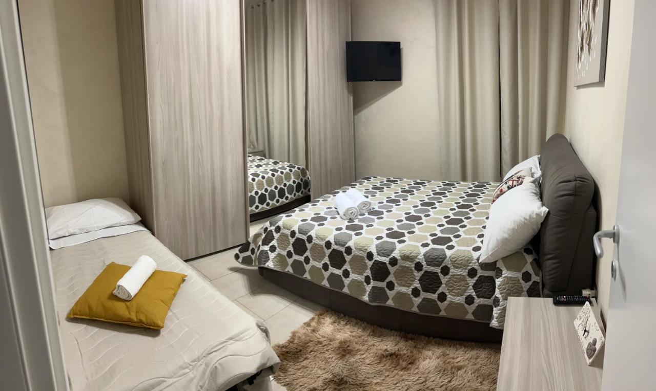 Holiday House Katane คาตาเนีย ภายนอก รูปภาพ