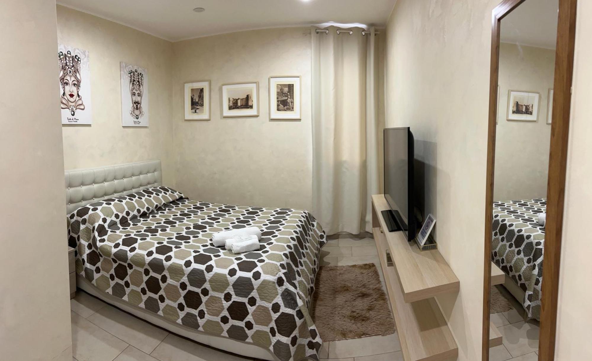 Holiday House Katane คาตาเนีย ภายนอก รูปภาพ